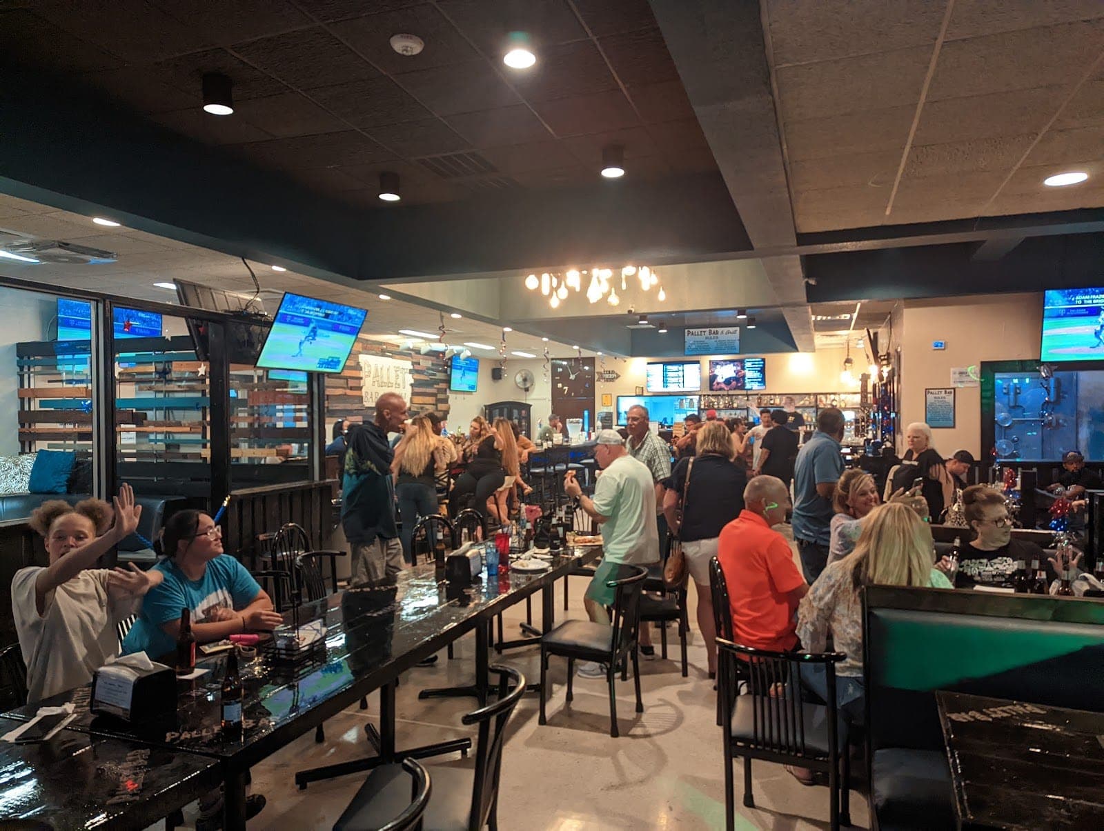 Pallet Bar & Grill