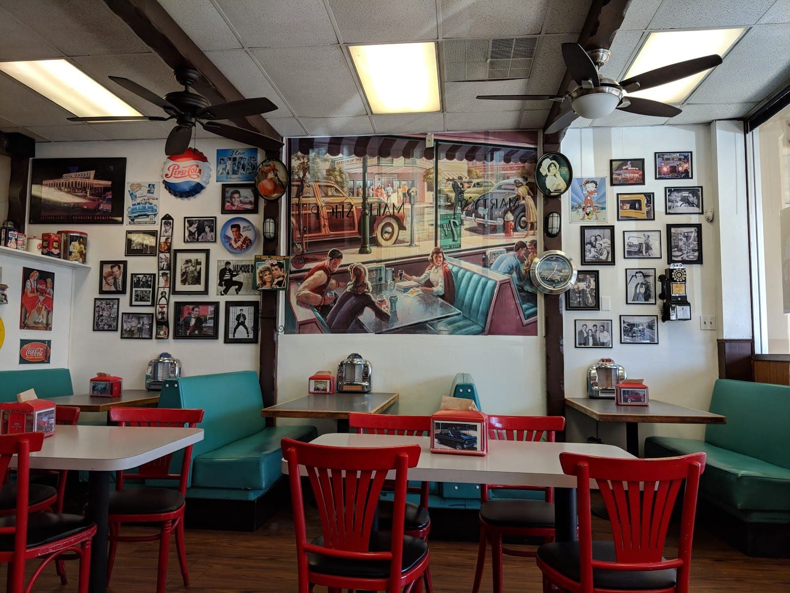 Johnny's Diner & Creamery