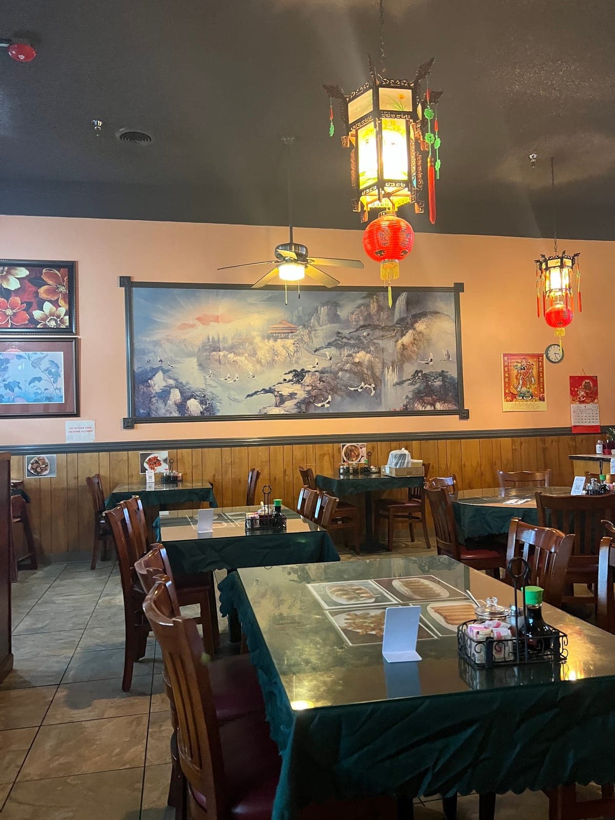 Happy Dragon Restaurant