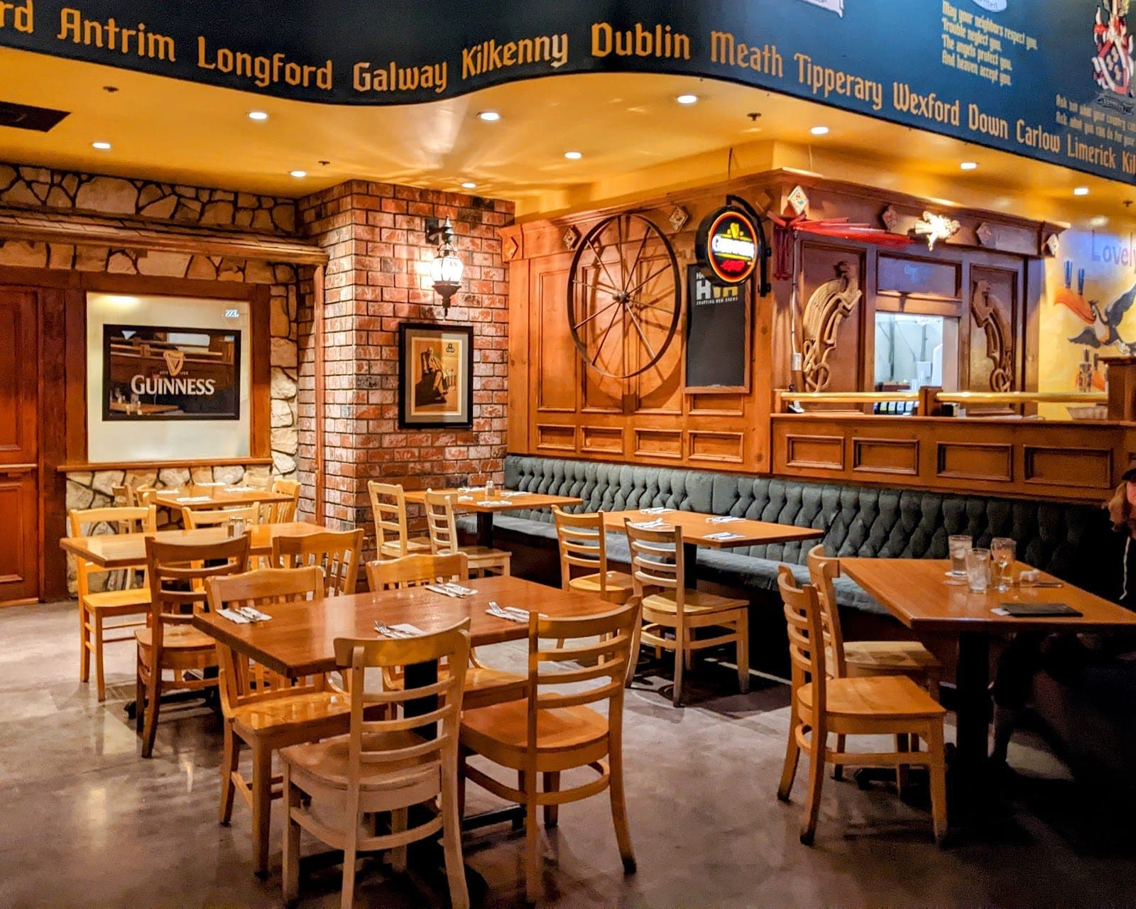 Dargans Irish Pub & Restaurant