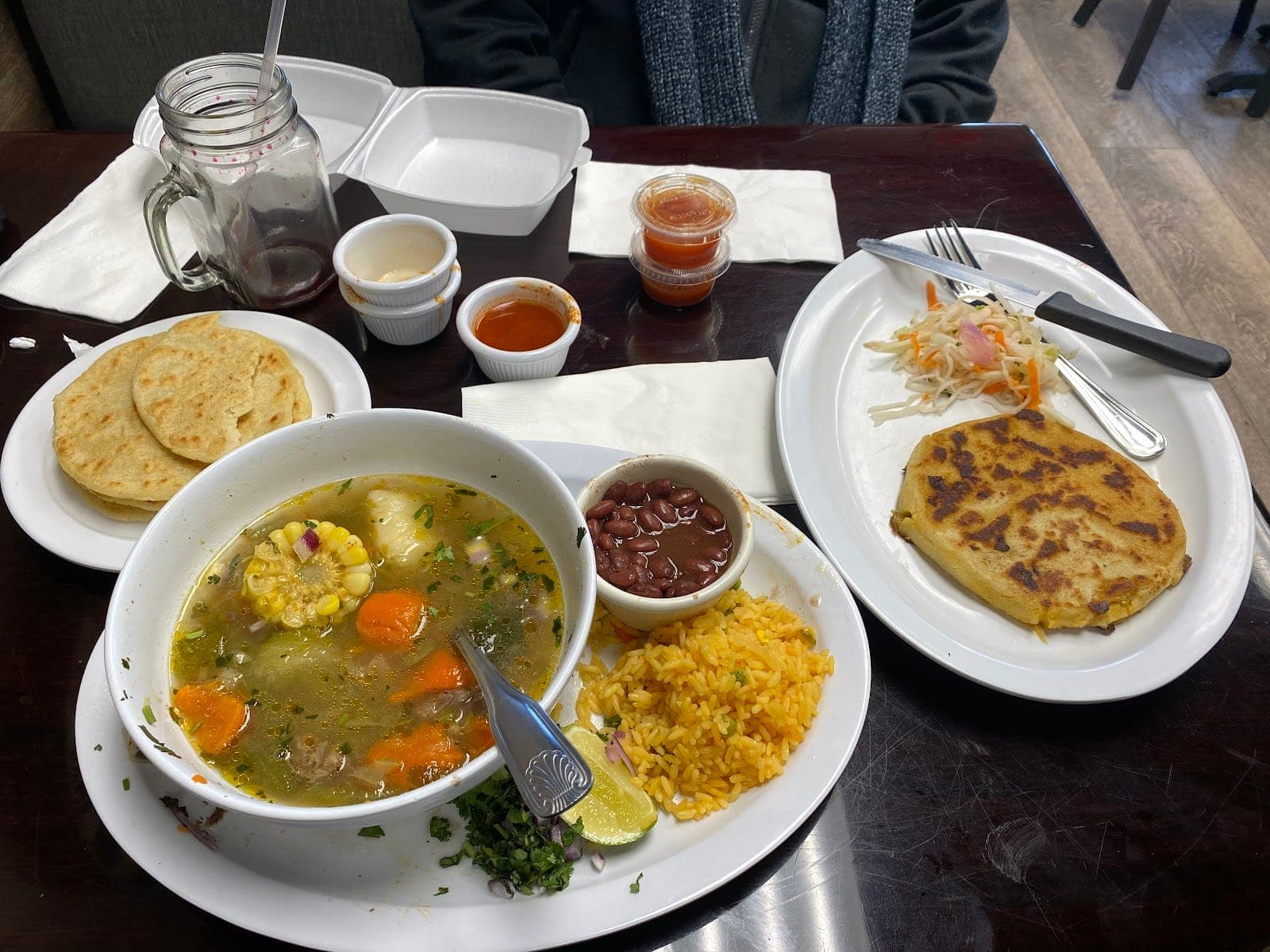 El Sabor Salvadoreño Restaurant