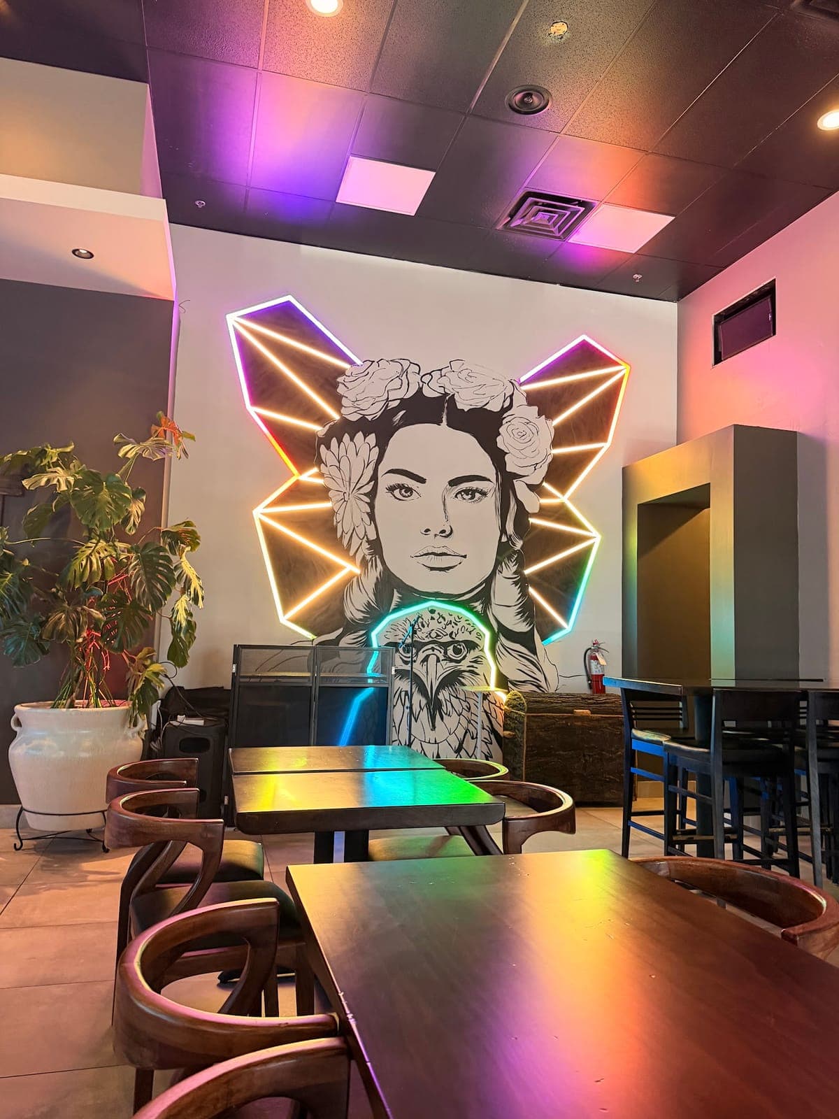 Reino Bar and Grill