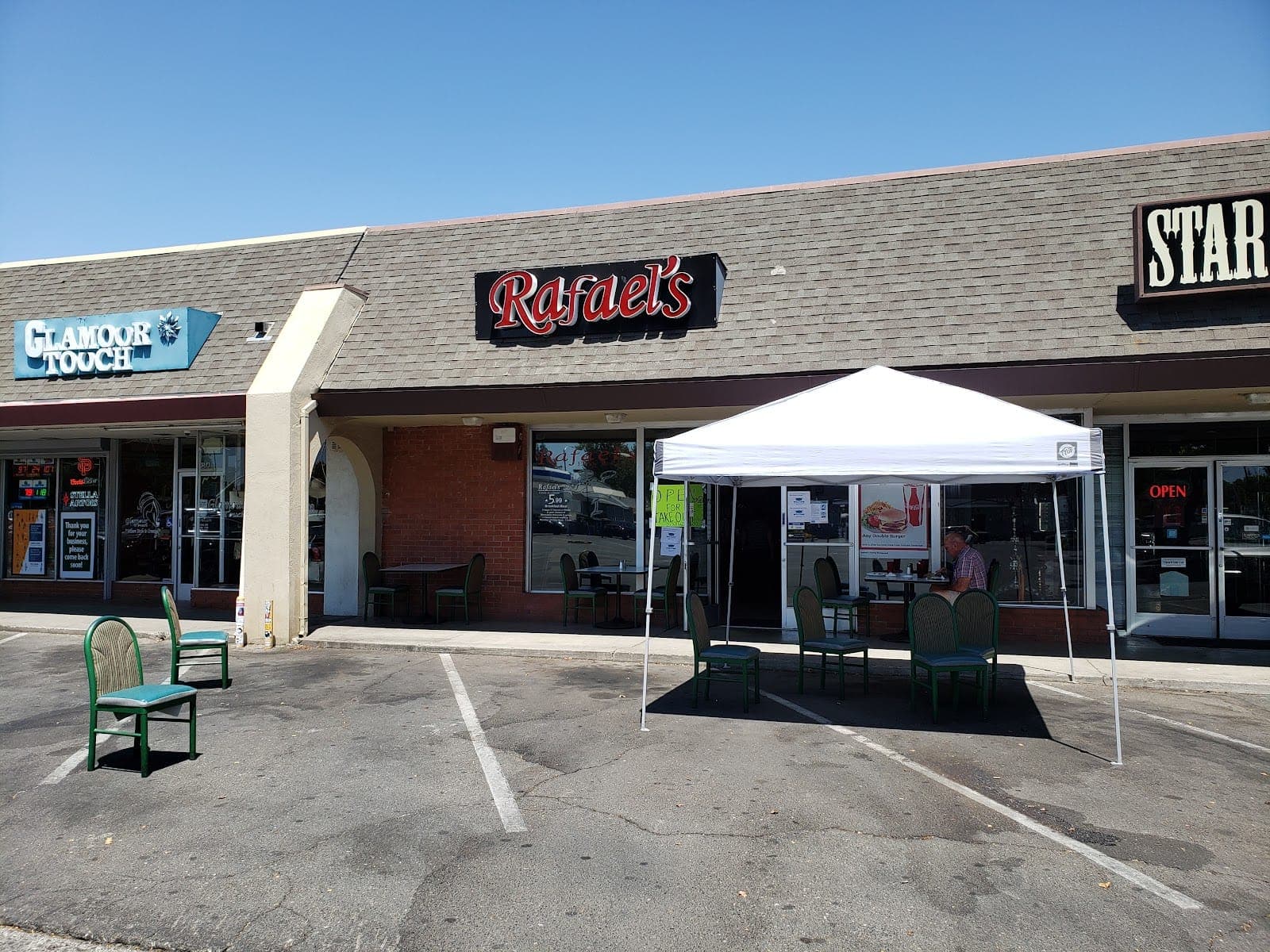 Rafael's | Family Restaurant