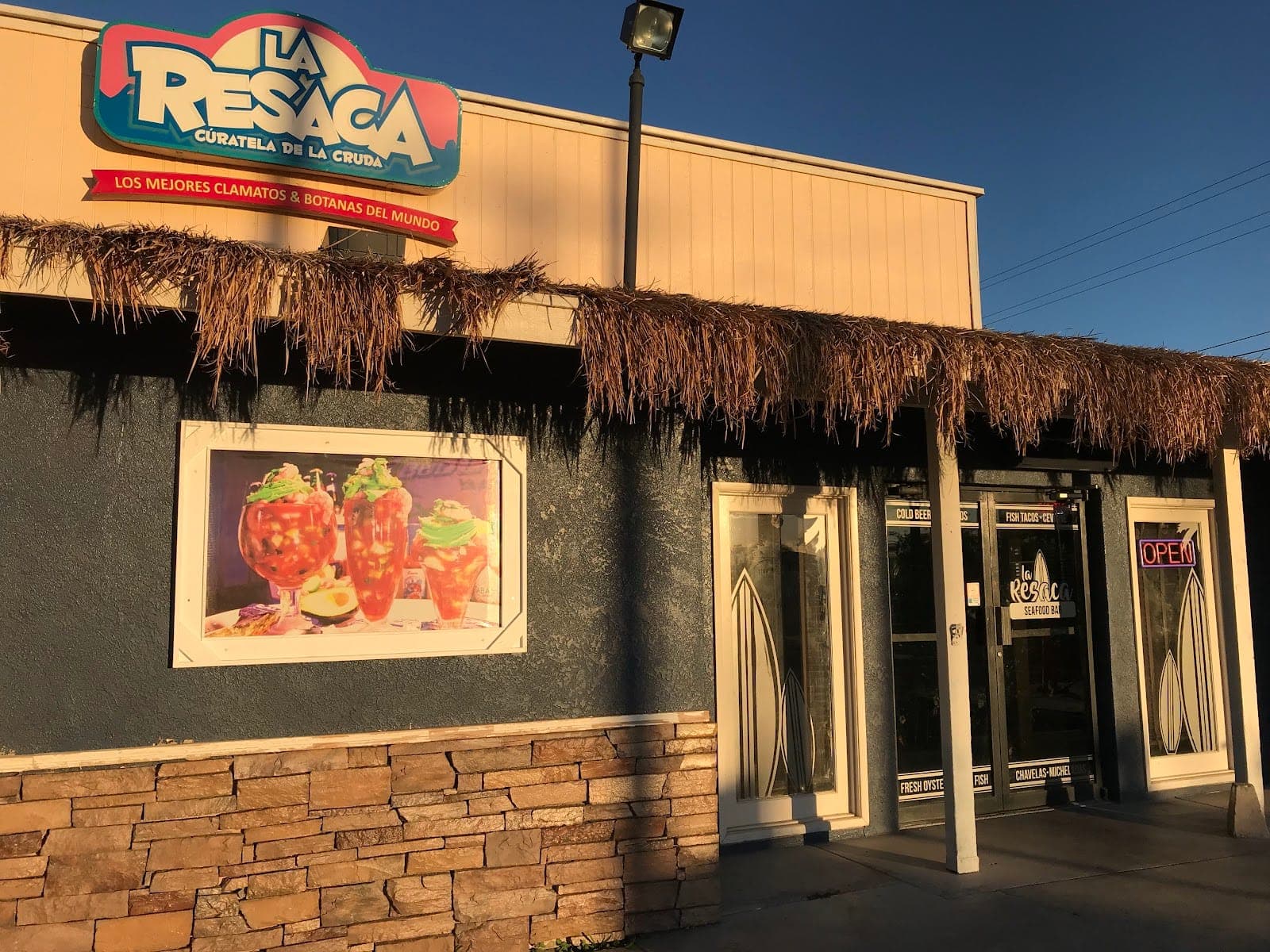 La Resaca Seafood Bar
