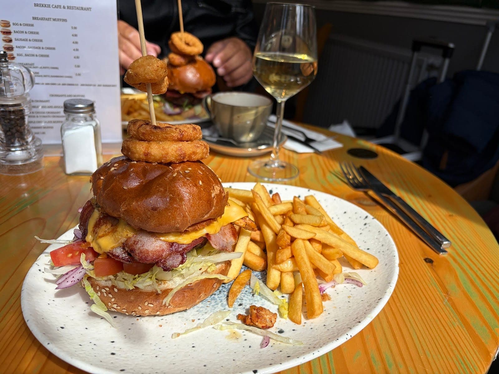 Brekkie Cafe & Restaurant