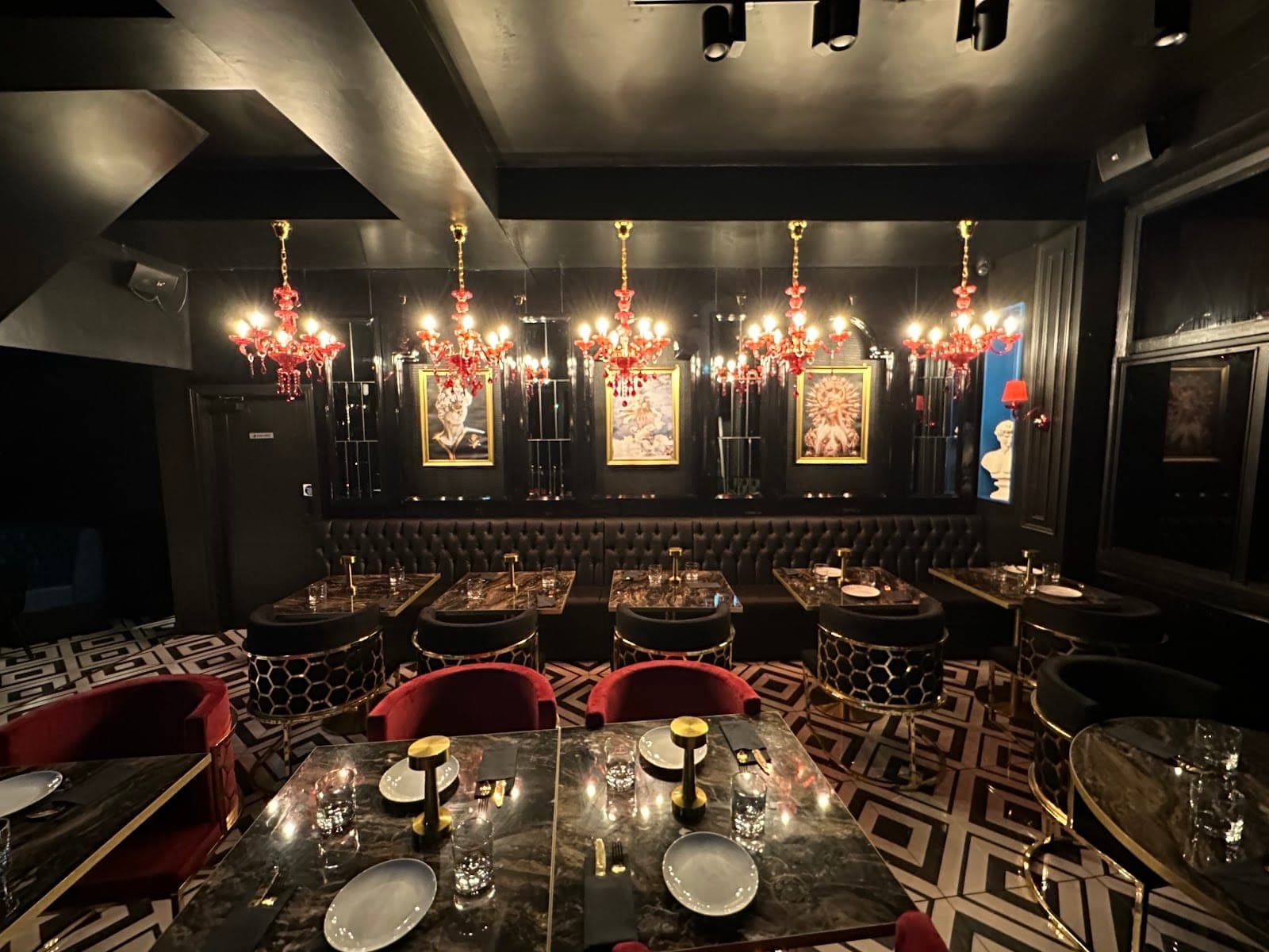 The Eadn London - Bar & Lounge