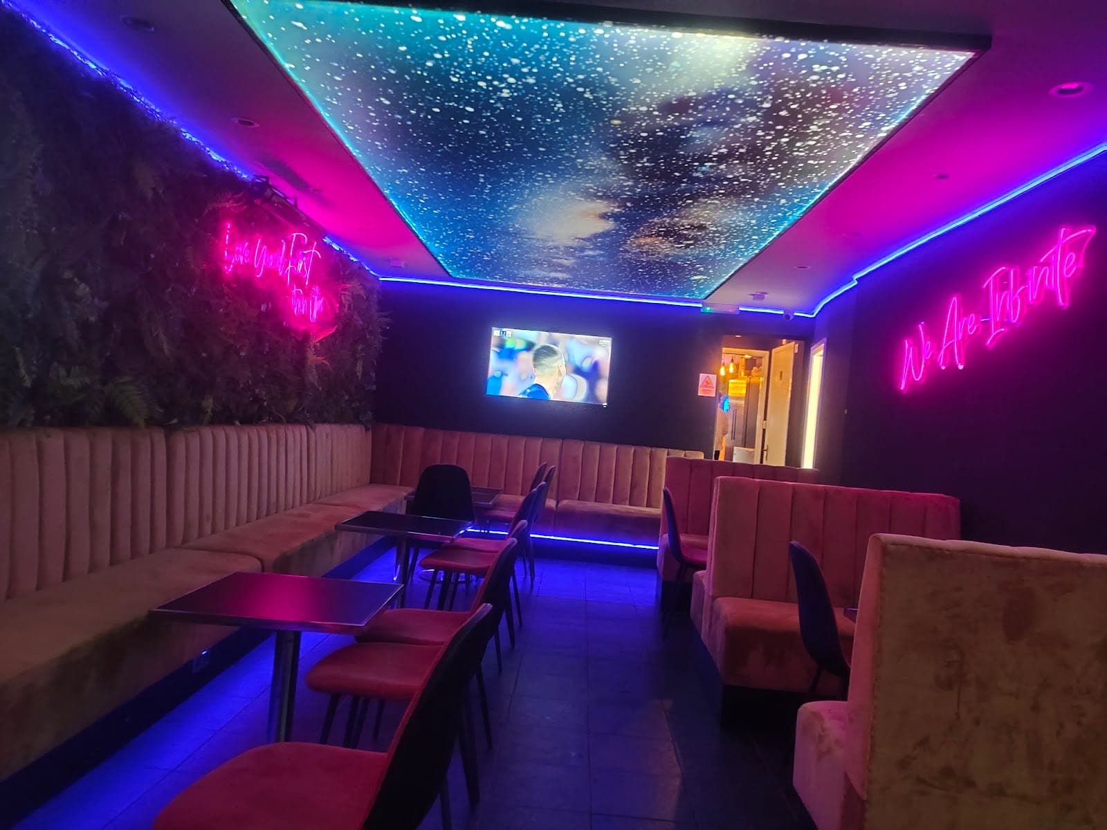 Hukka Me Up Lounge