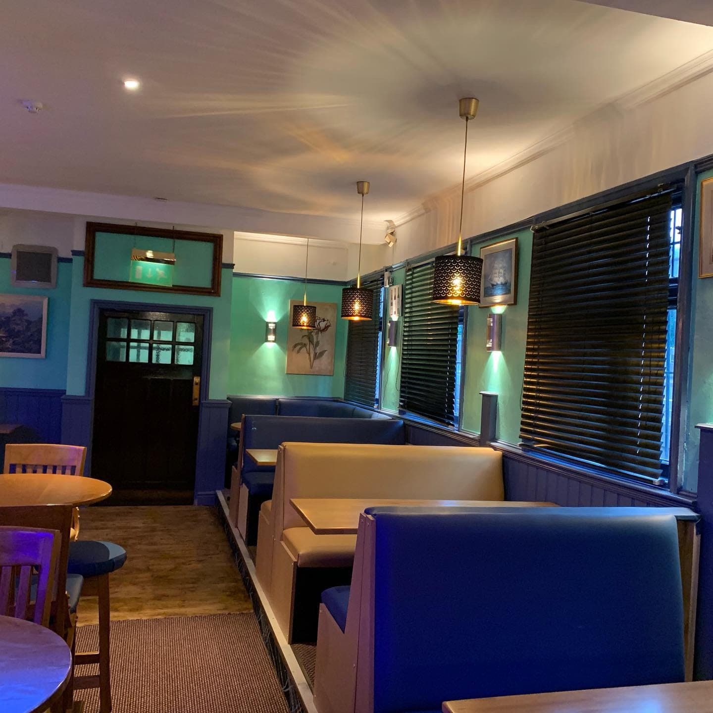 The Old Bush Bar & Grill