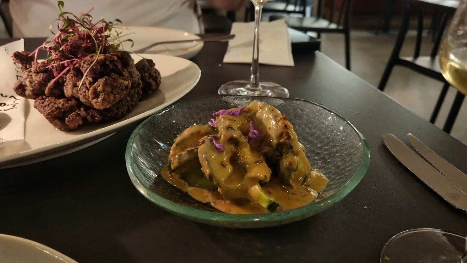 LEE LEE restaurant & cocktail bar