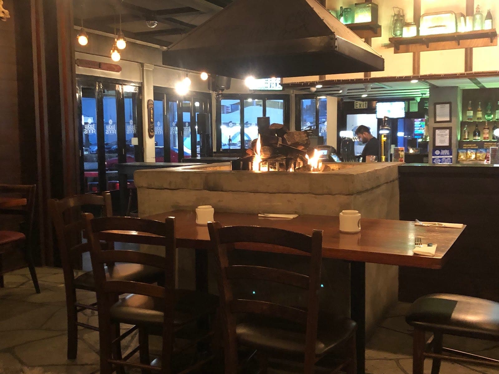 Lucky Finns Bar n Restaurant
