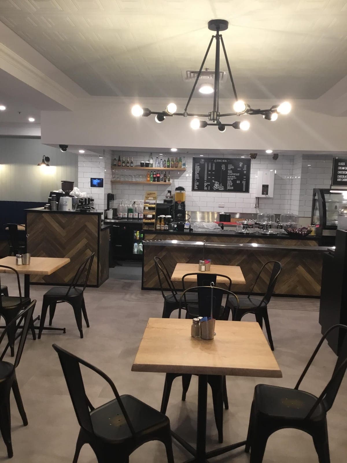 Zampelles Queensgate