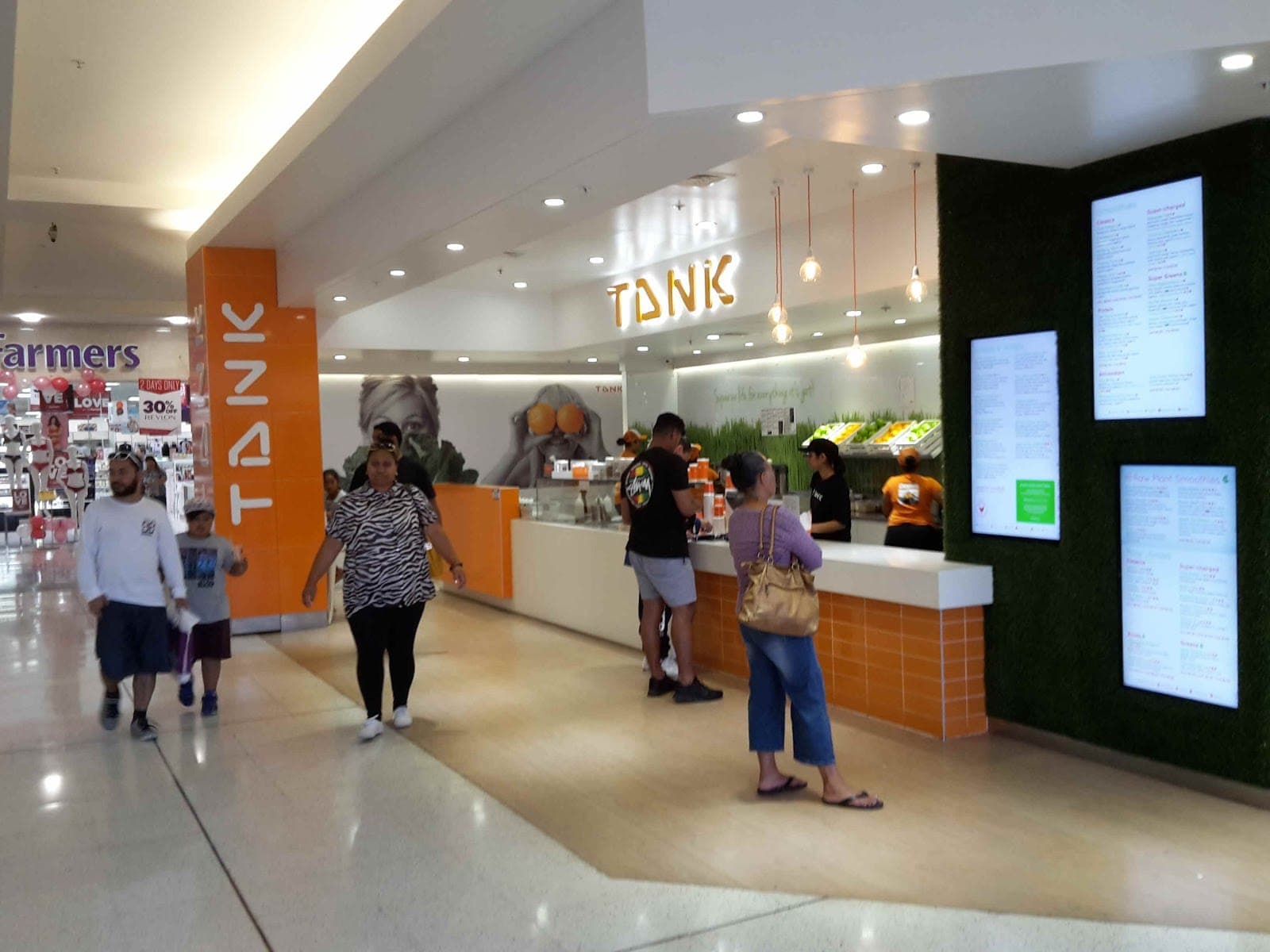 TANK Porirua- Smoothies, Raw Juices, Salads & Wraps