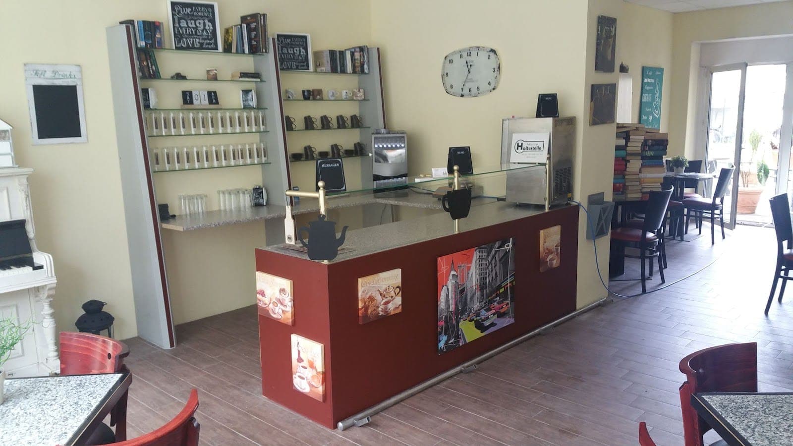 Multi-Kult(ur)Cafe Haltestelle Bismarckplatz
