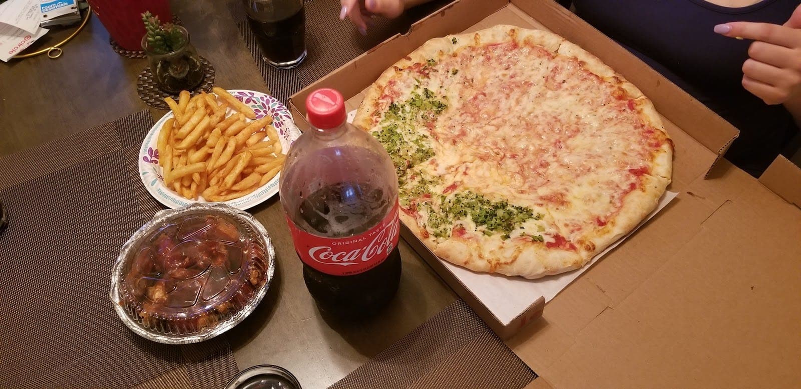 Mama's Famous Pizza and Grill