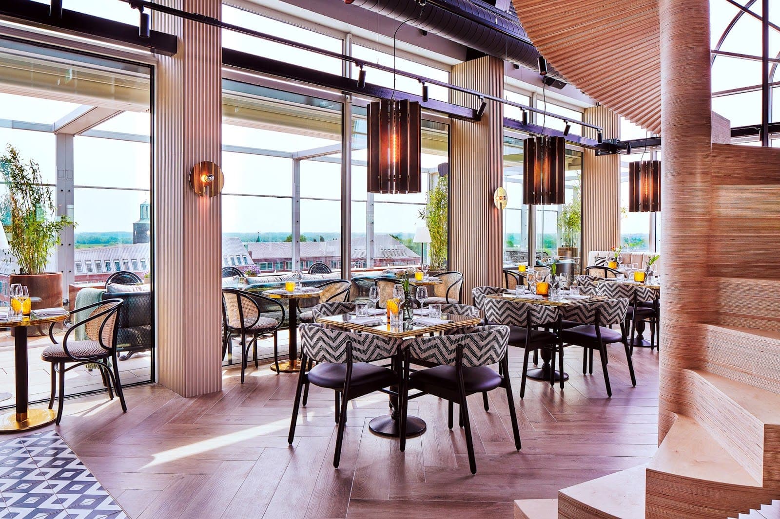 Current Rooftop, Restaurant & Bar