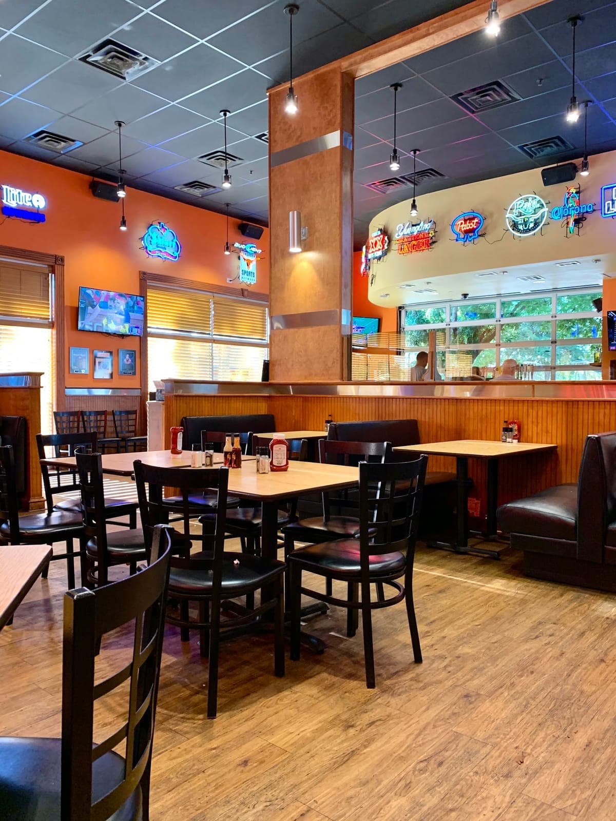 Jakes Burgers and Beer