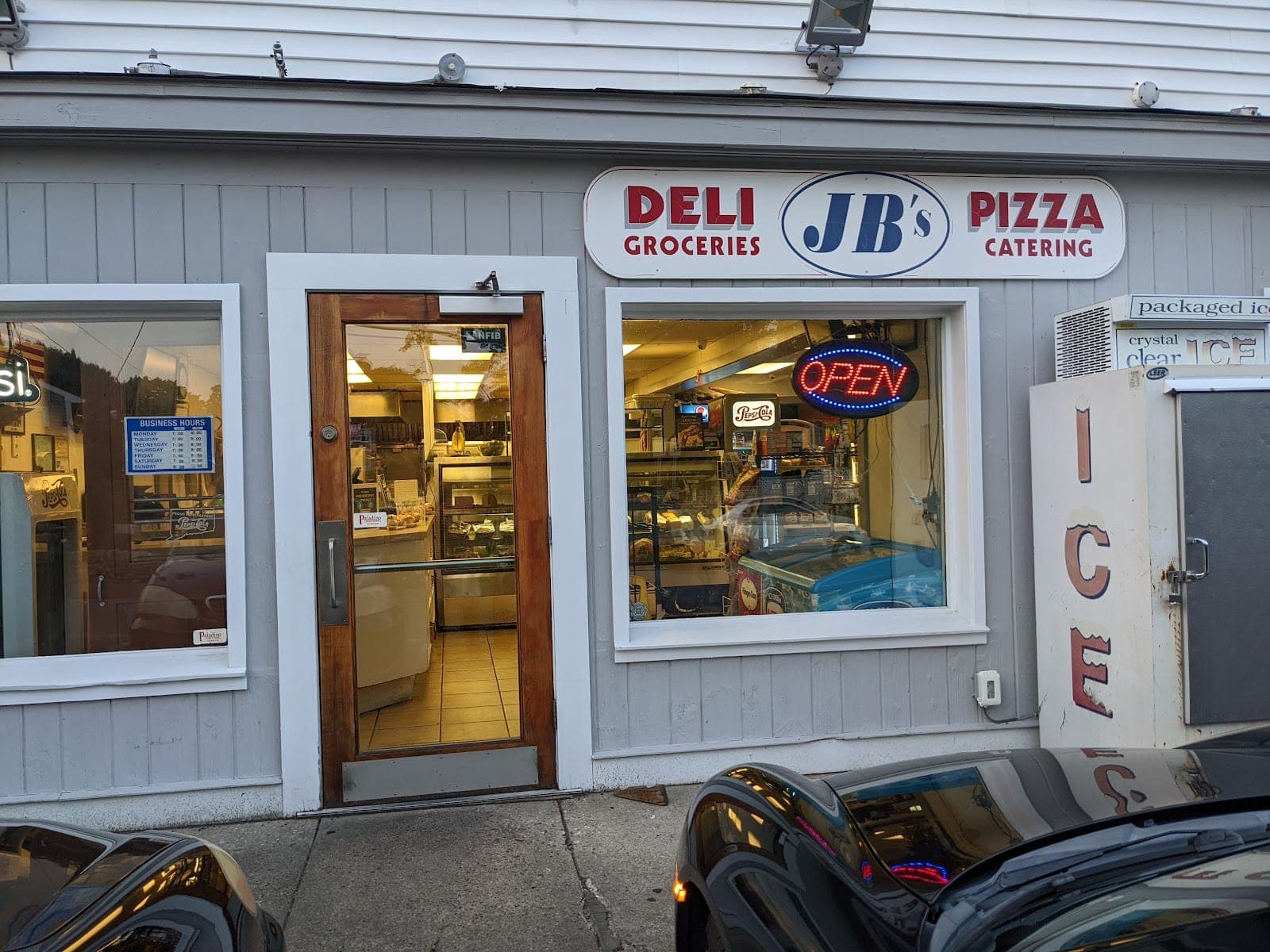 JB's Deli and Pizza