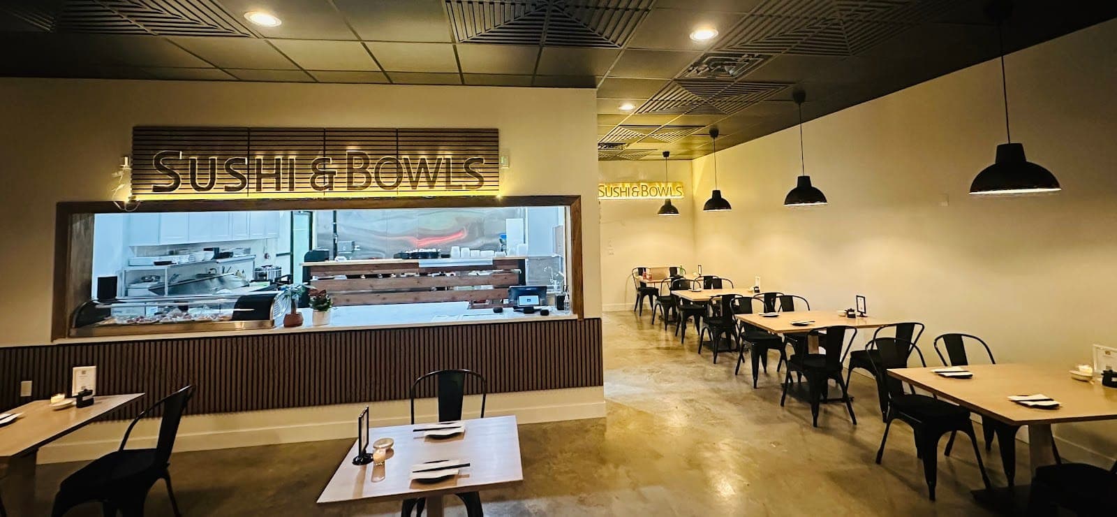 Sushi & Bowls