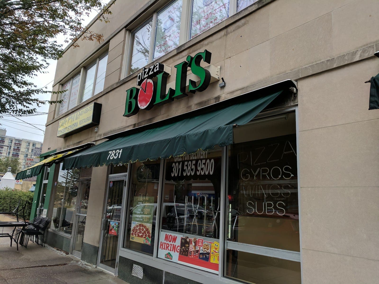 Pizza Boli's
