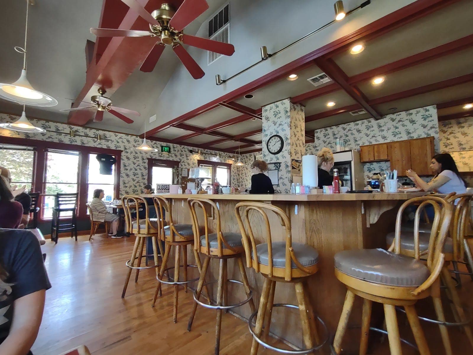Victoria's Cafe