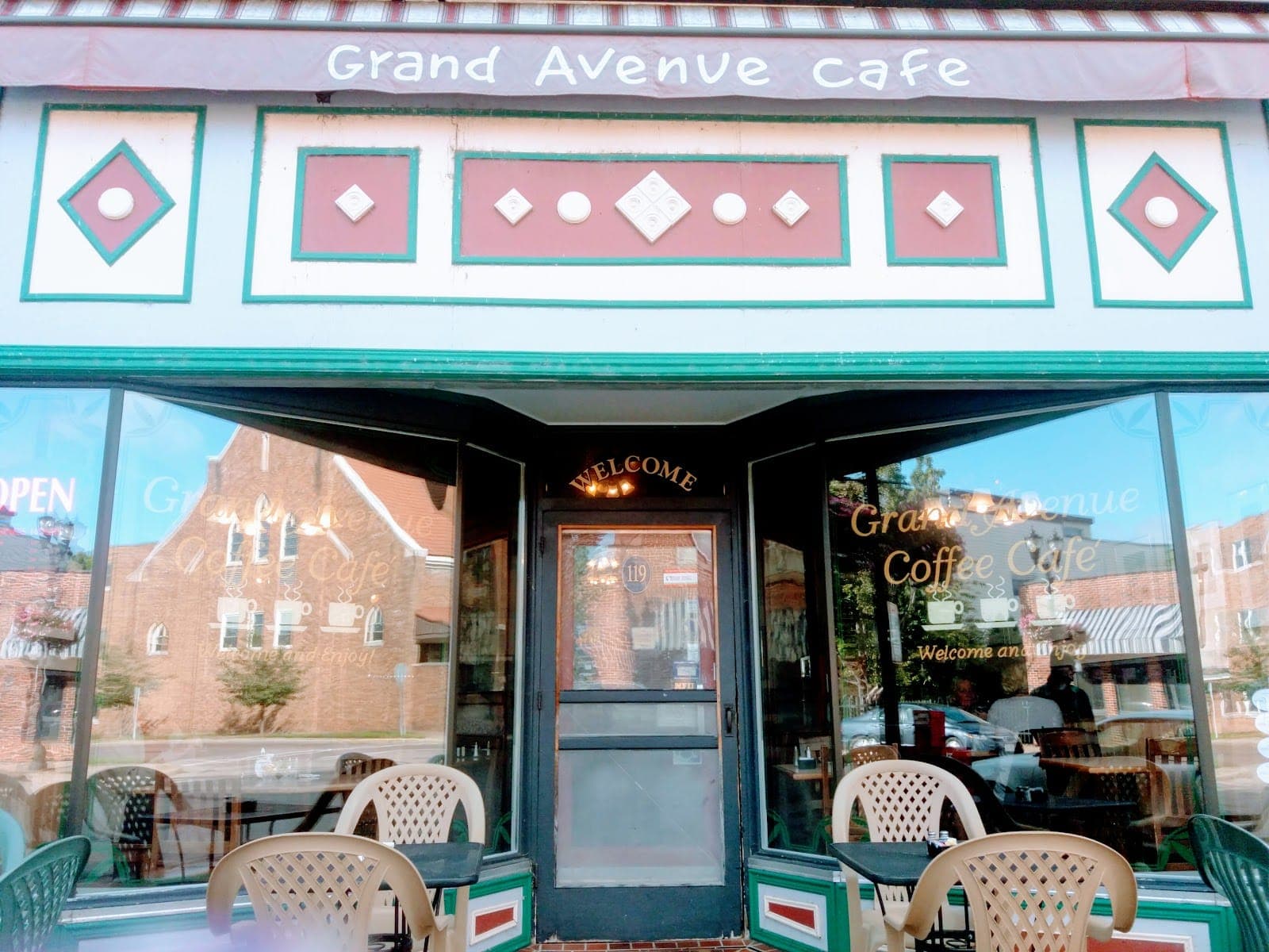 Grand Avenue Cafe