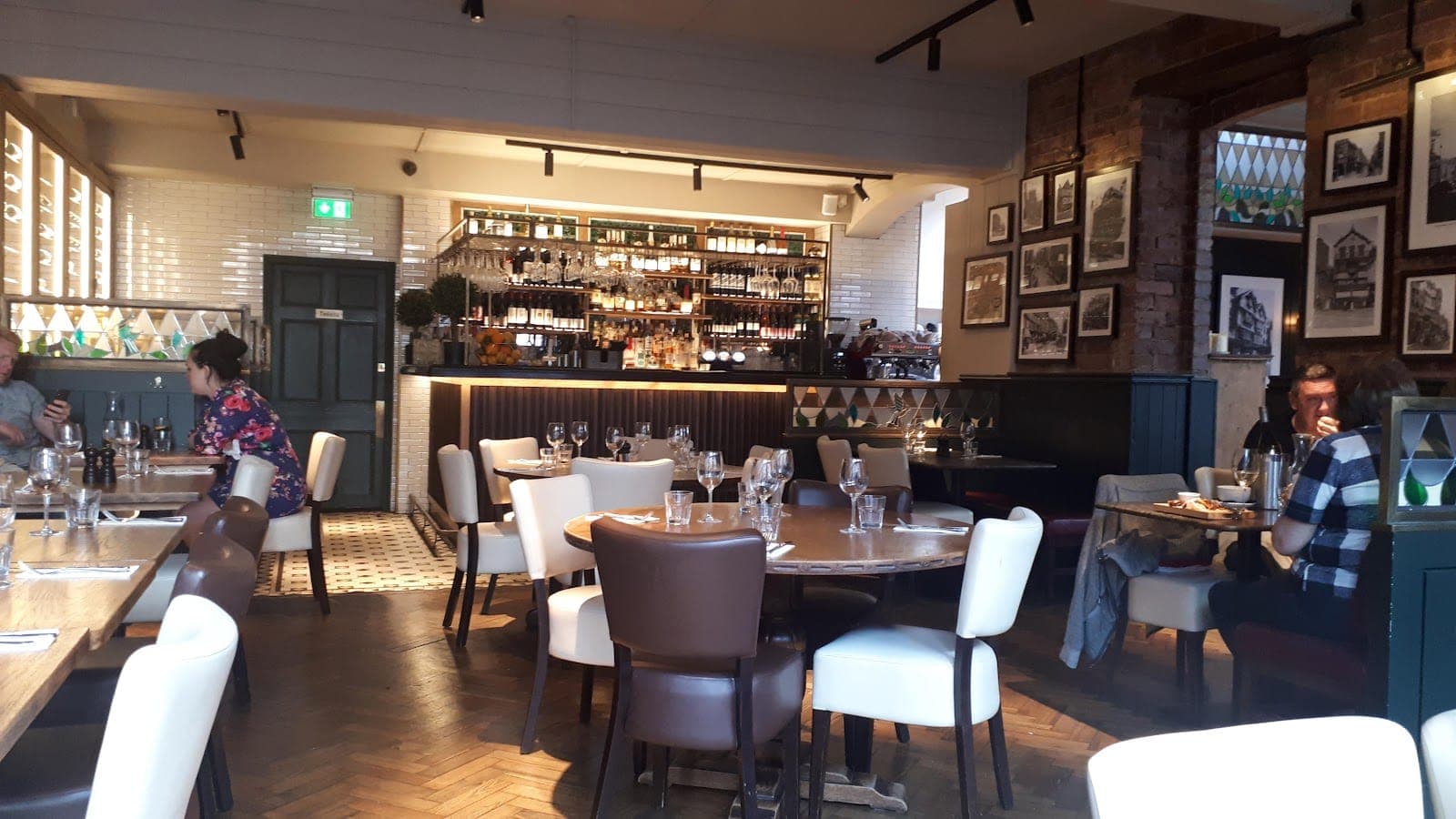 Harry's Restaurant