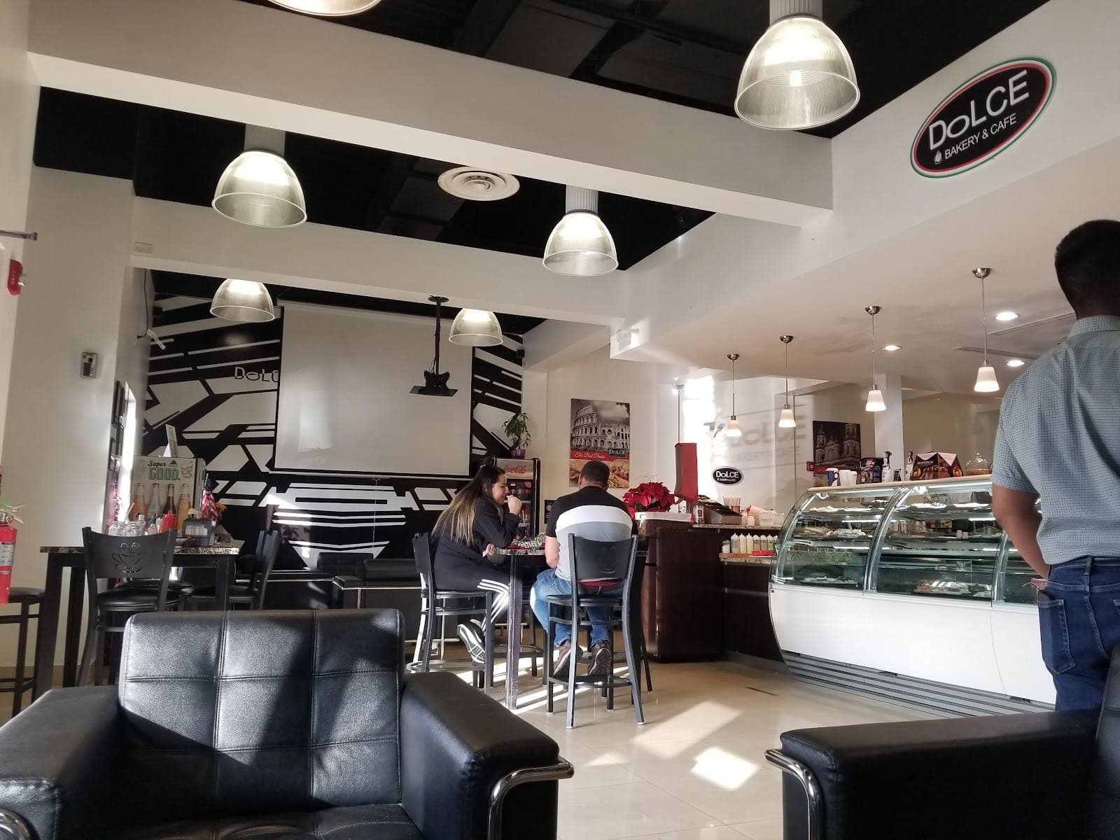 Dolce Bakery & Cafe