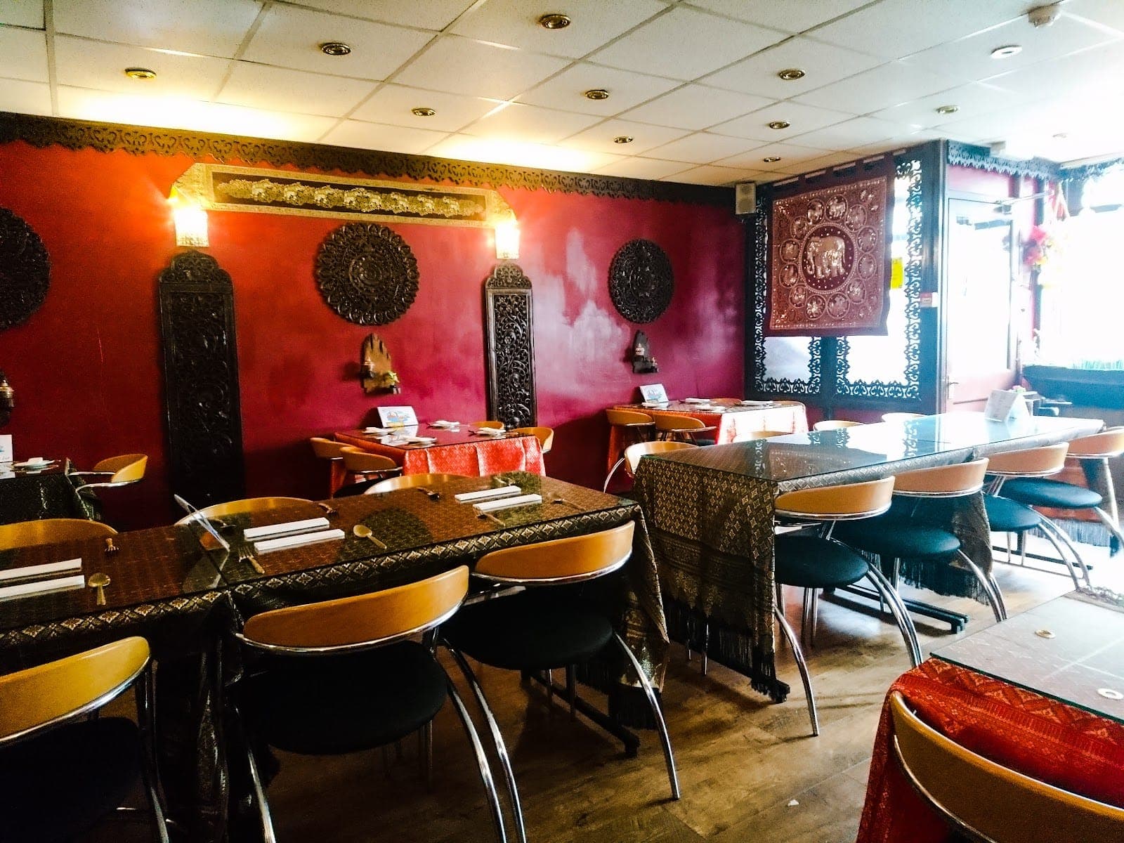Bahn Mai Thai