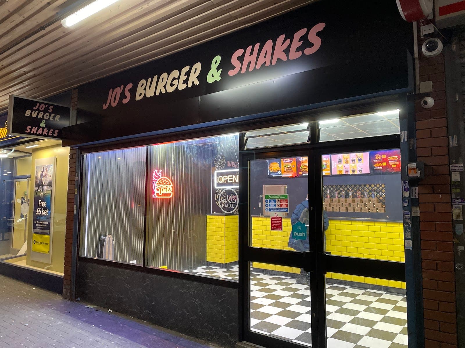 Jo's Burger & Shakes