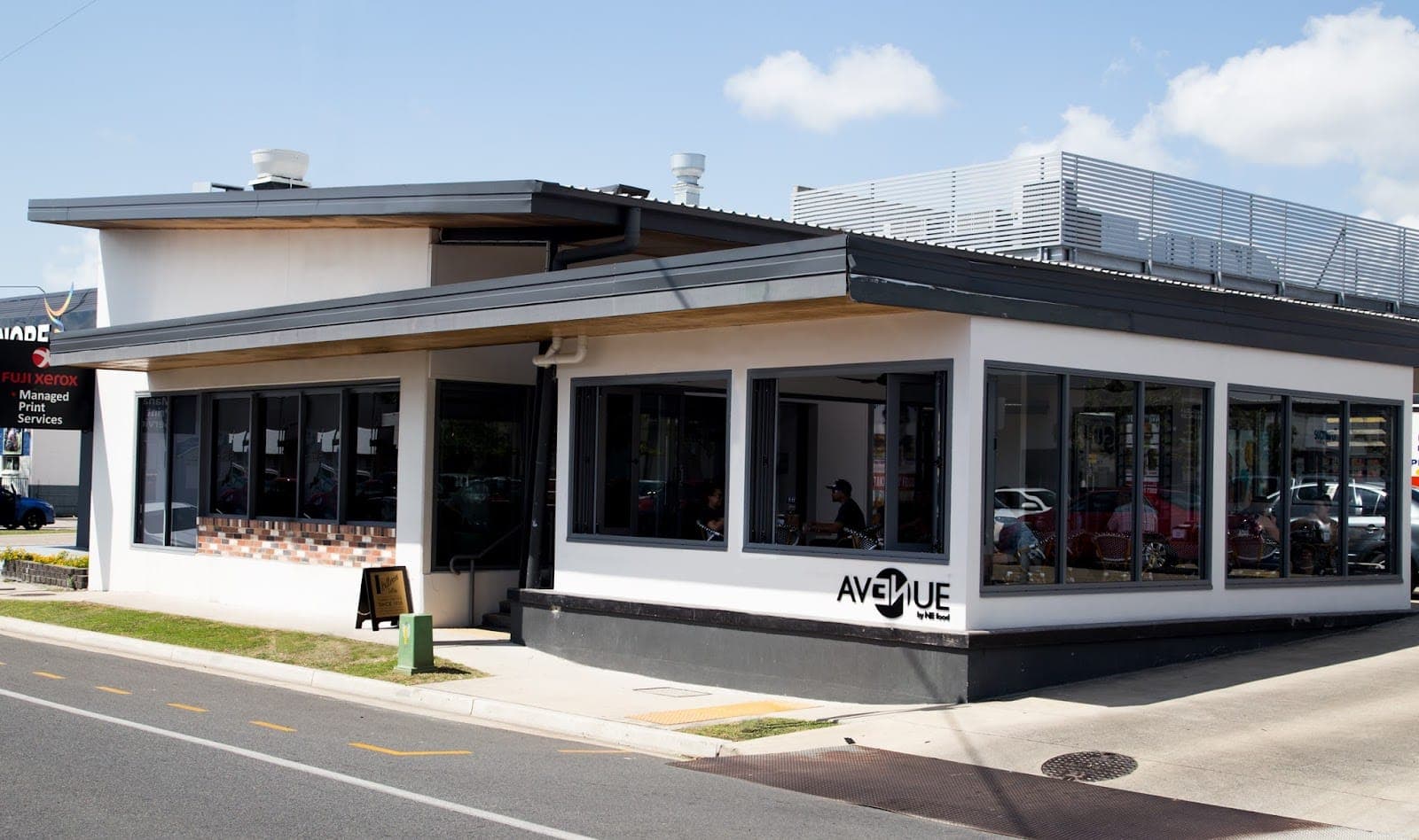 Avenue Cafe