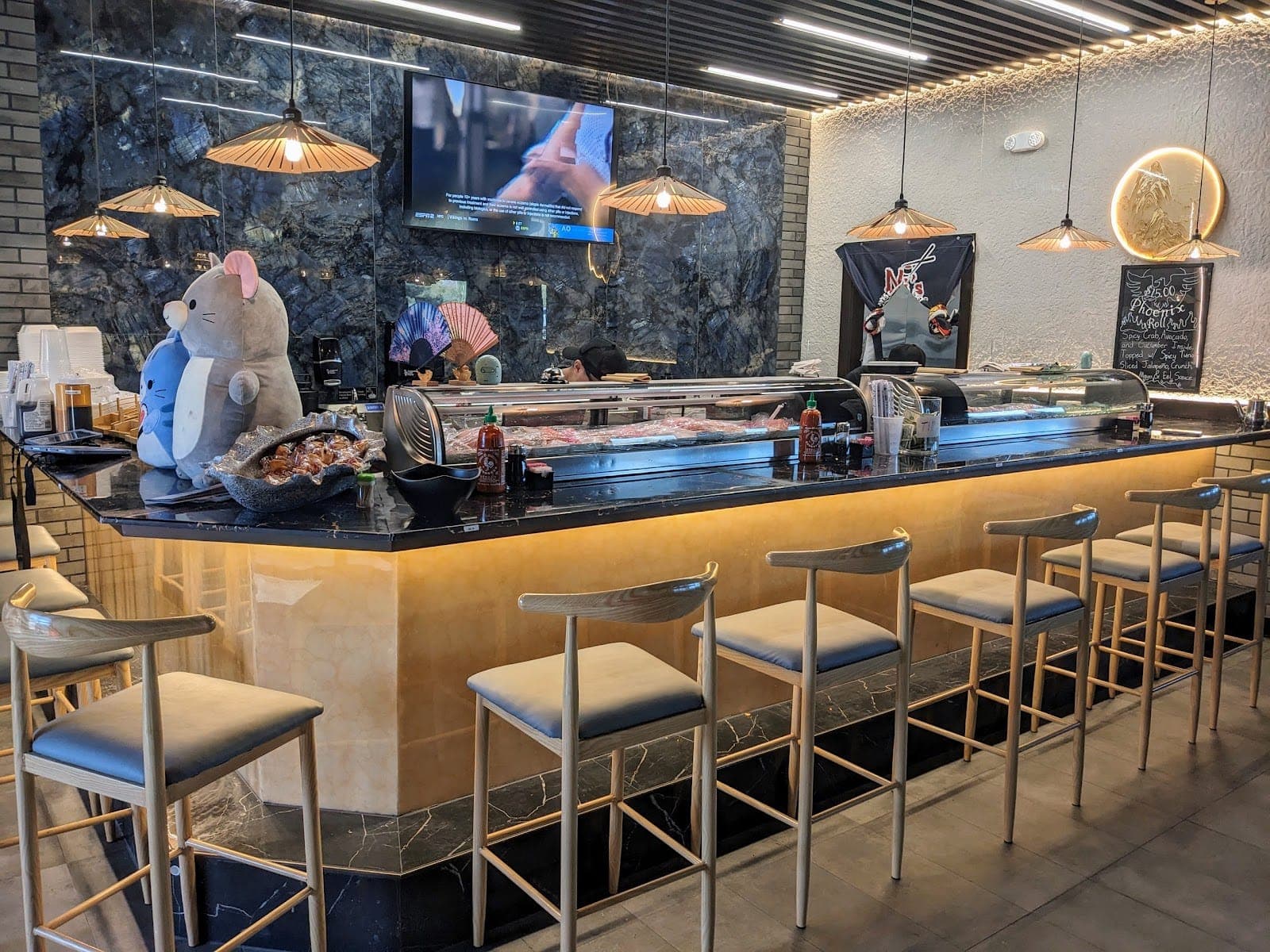 Ni's Asian Bistro & Sushi Bar