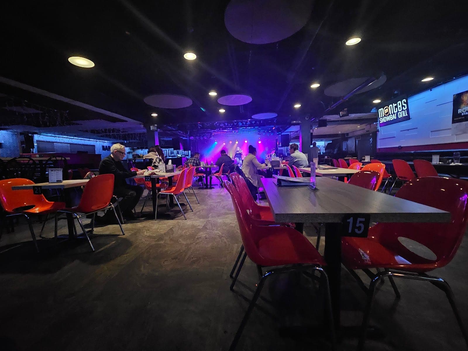 Monte's Showbar Grill