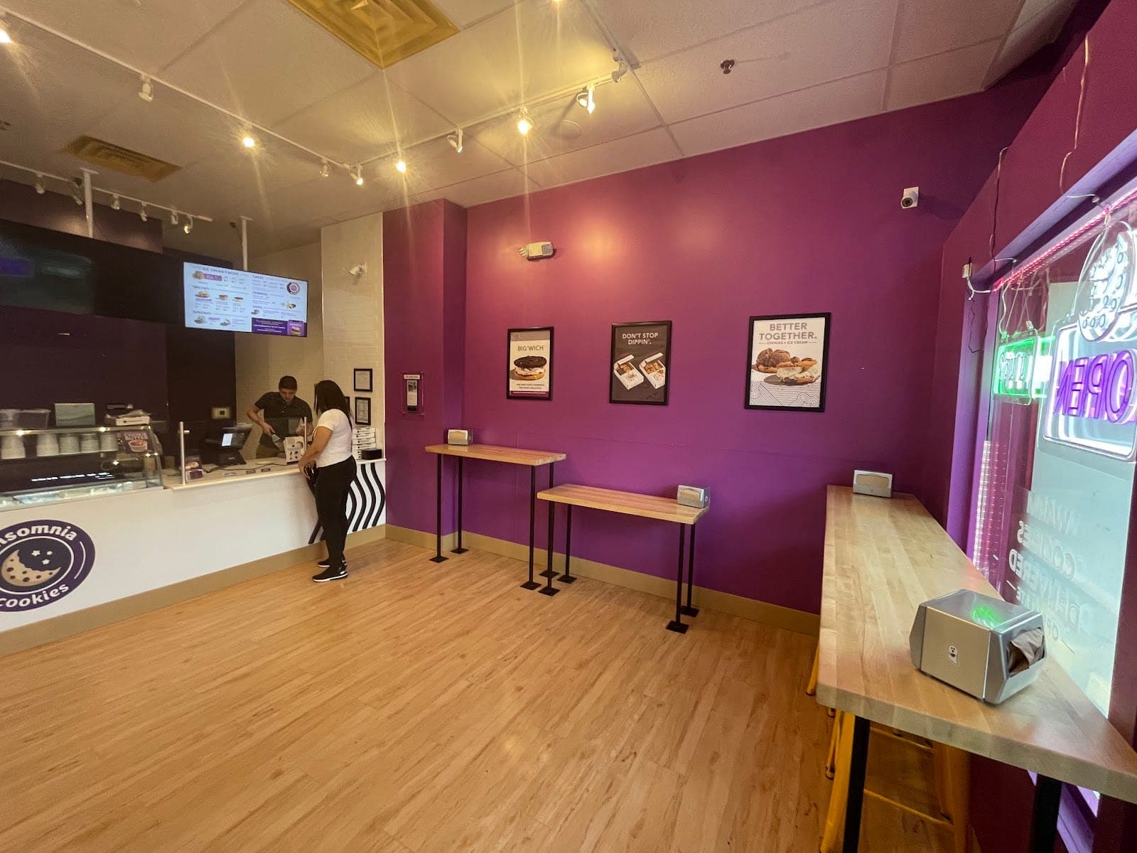 Insomnia Cookies