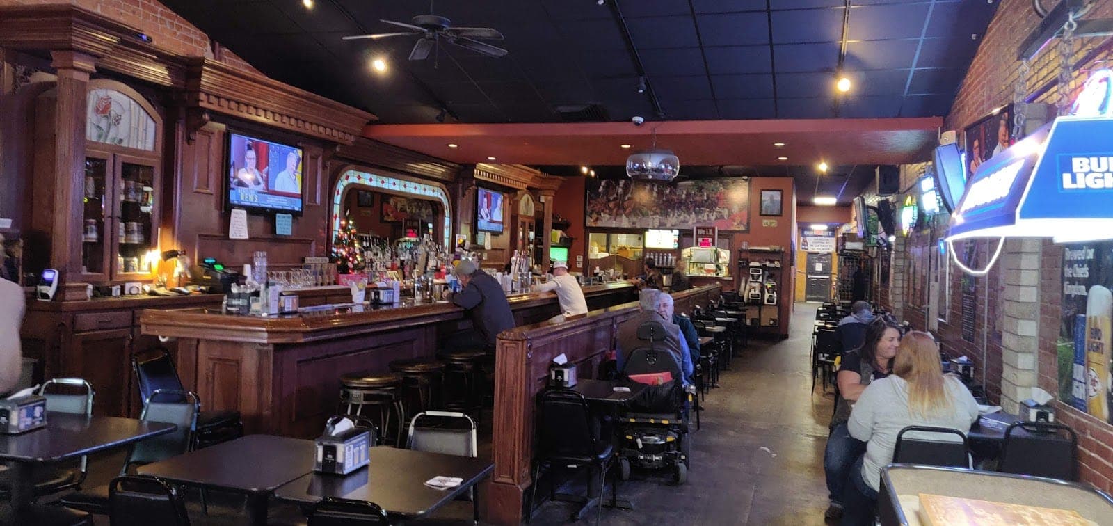 Carl's Bar & Delicatessen