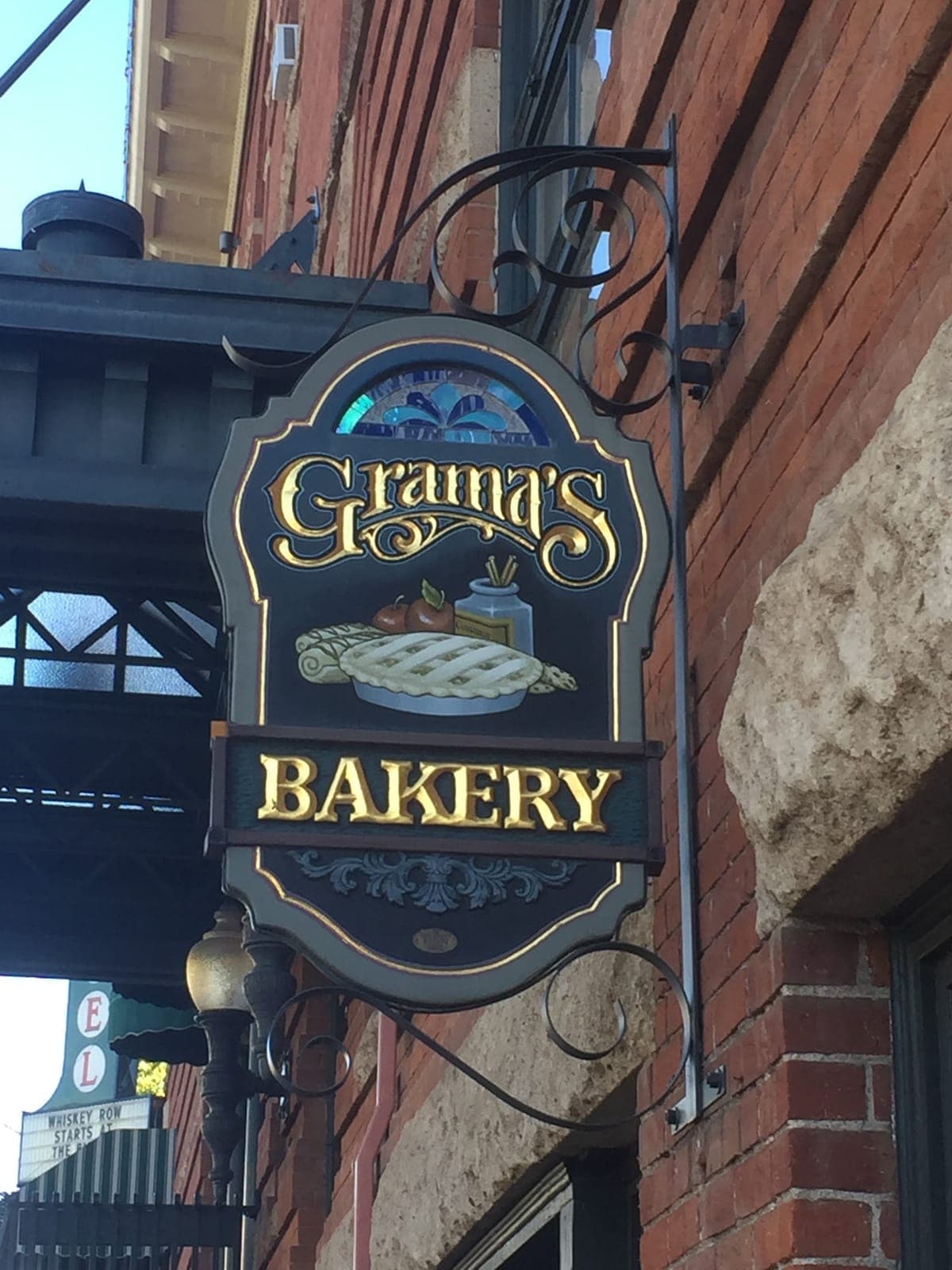 Grama's Bakery