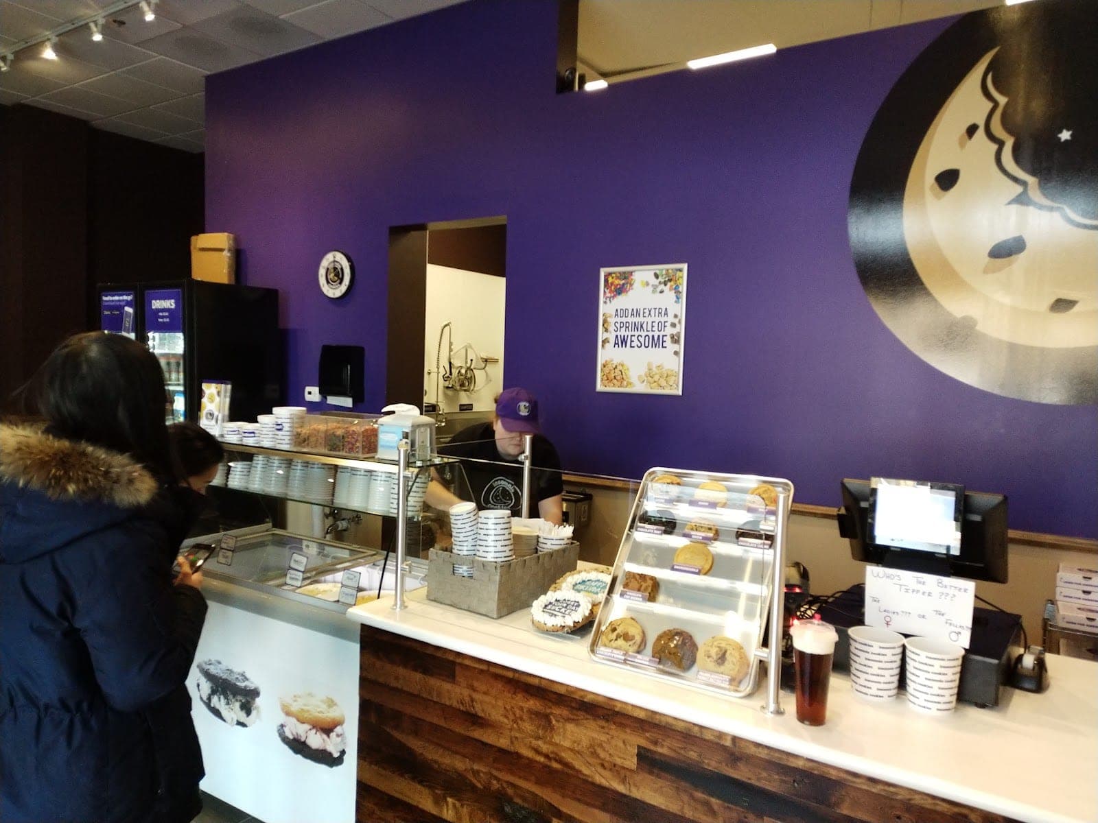Insomnia Cookies