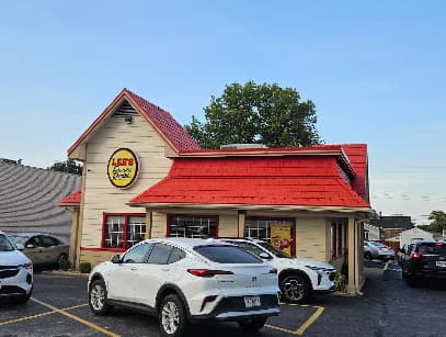 Lee's Famous Recipe Chicken
