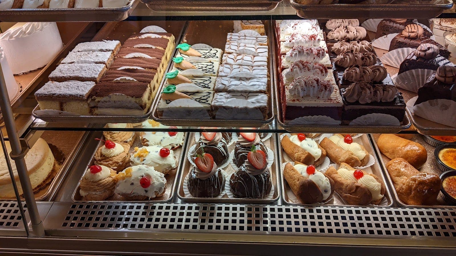 DeLillo Pastry Shop