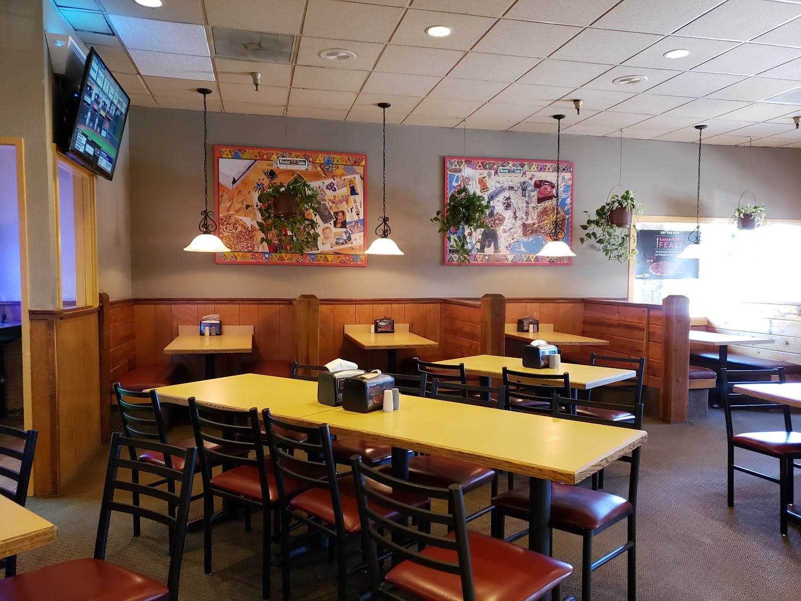 Round Table Pizza