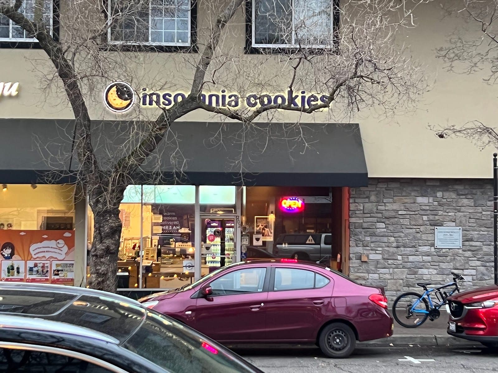 Insomnia cookies
