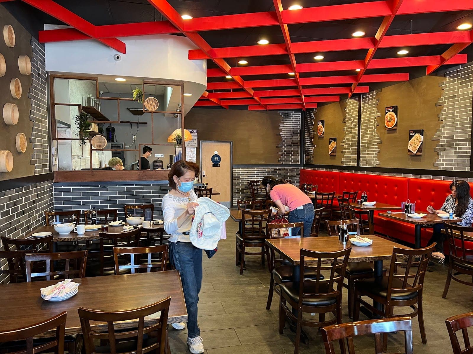 Mr Dragon Noodle House