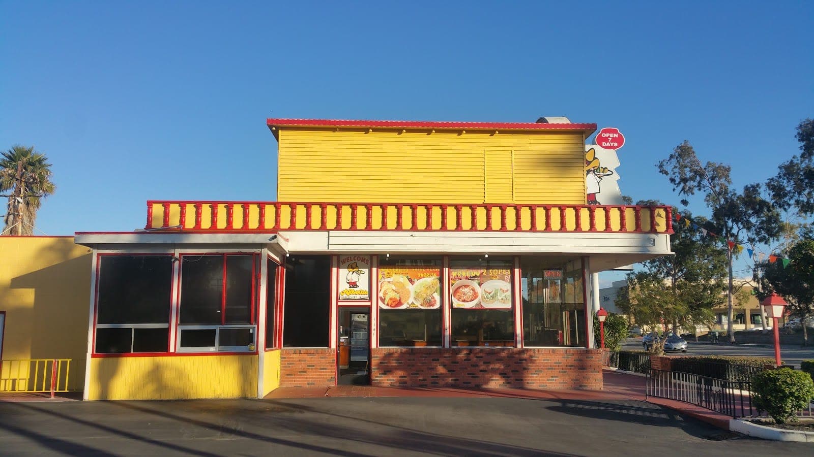 Alberto's Mexican Food