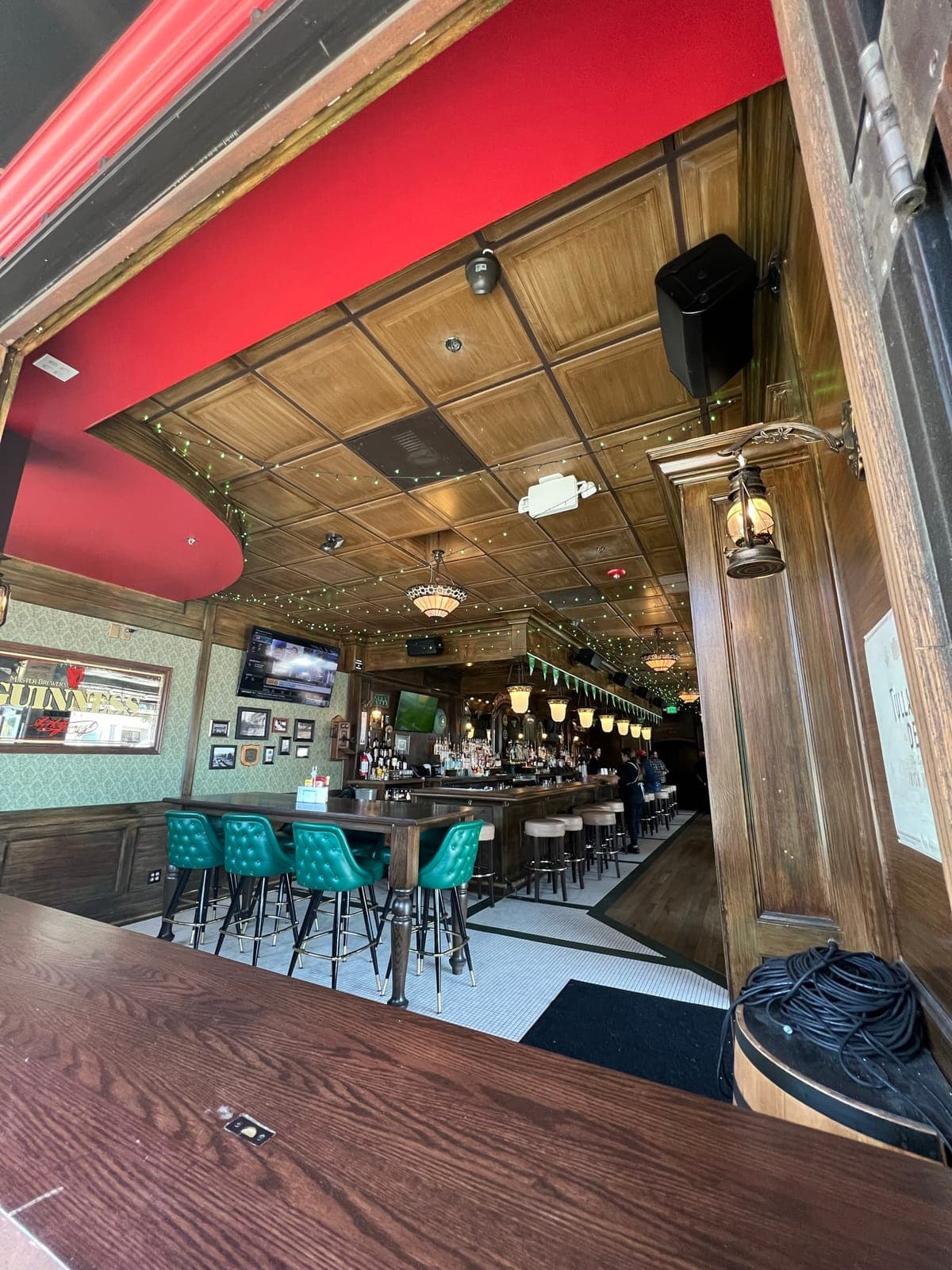 Mickey's Irish Pub