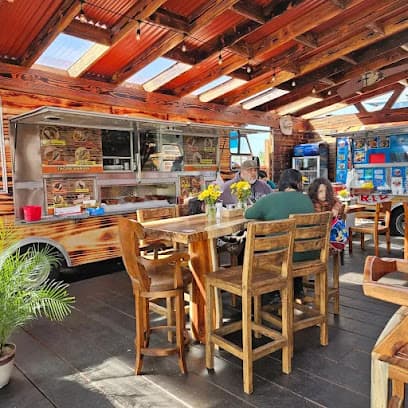 Mariscos & Birria El Prieto