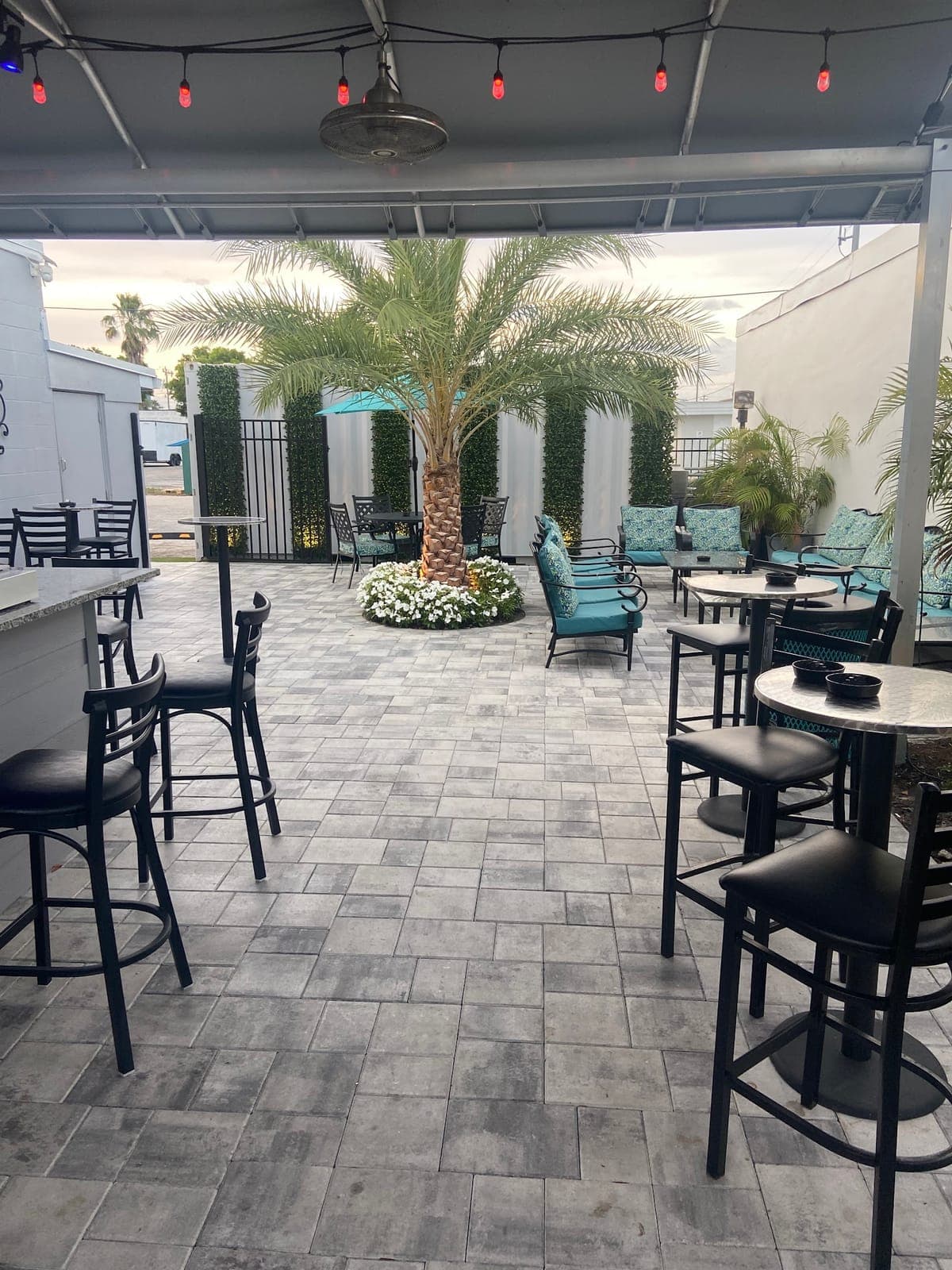Cruiser's Lounge