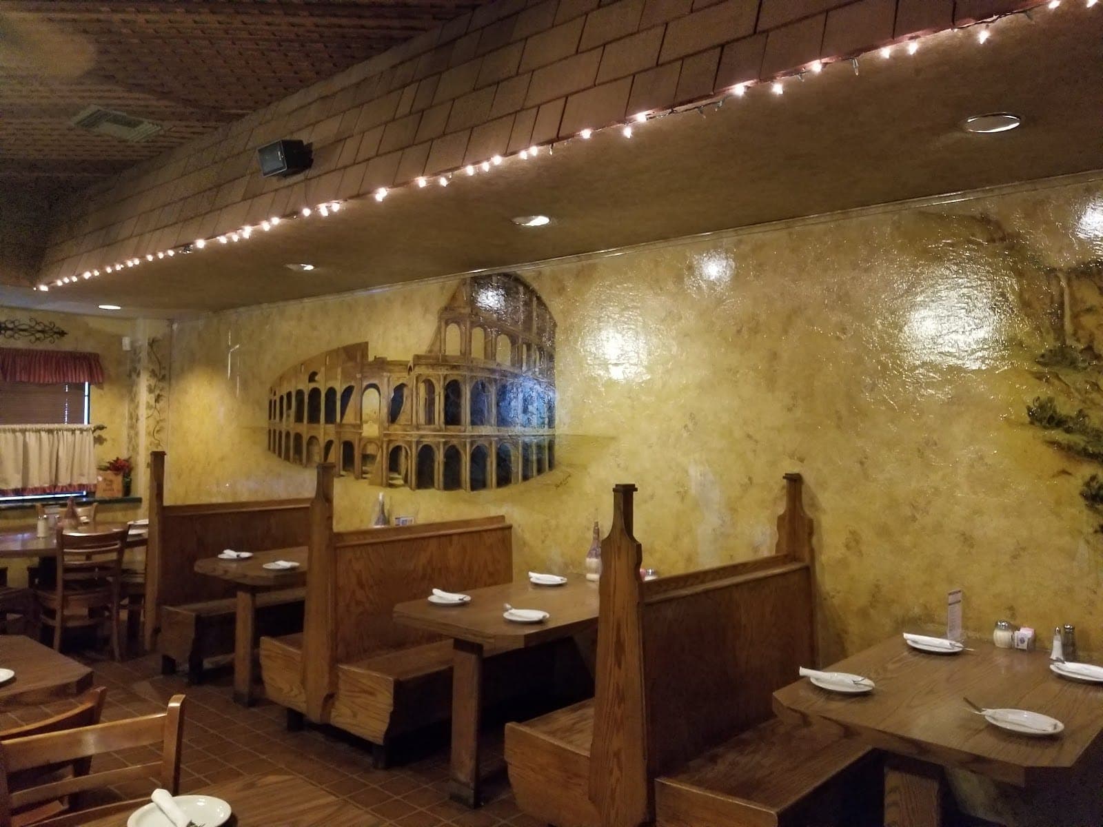 Luna Italian Restaurant & Pizzeria