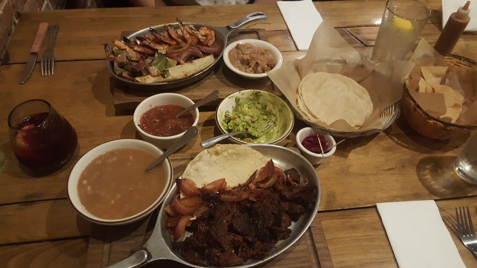 Mi Gallo Kitchen Bar & Grill