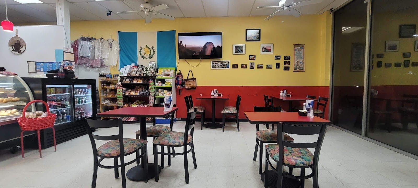 Agua Blanca Panaderia y Restaurante Guatemalteco