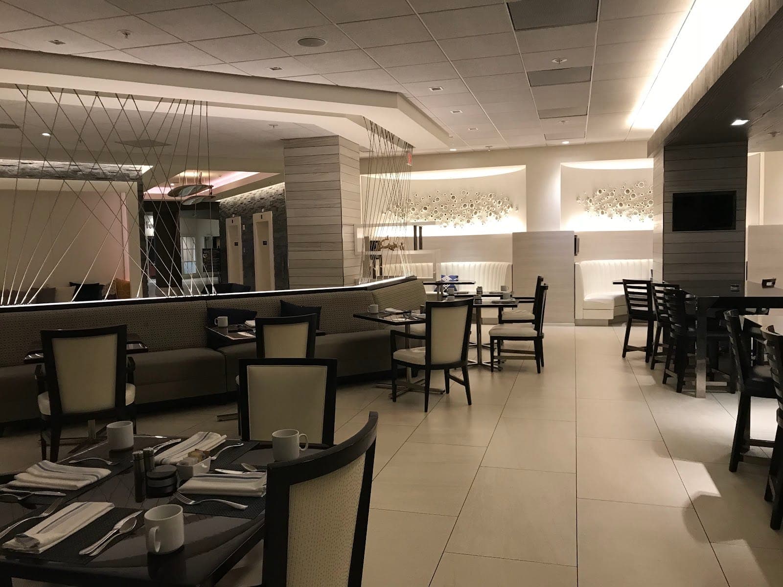FLOE Restaurant
