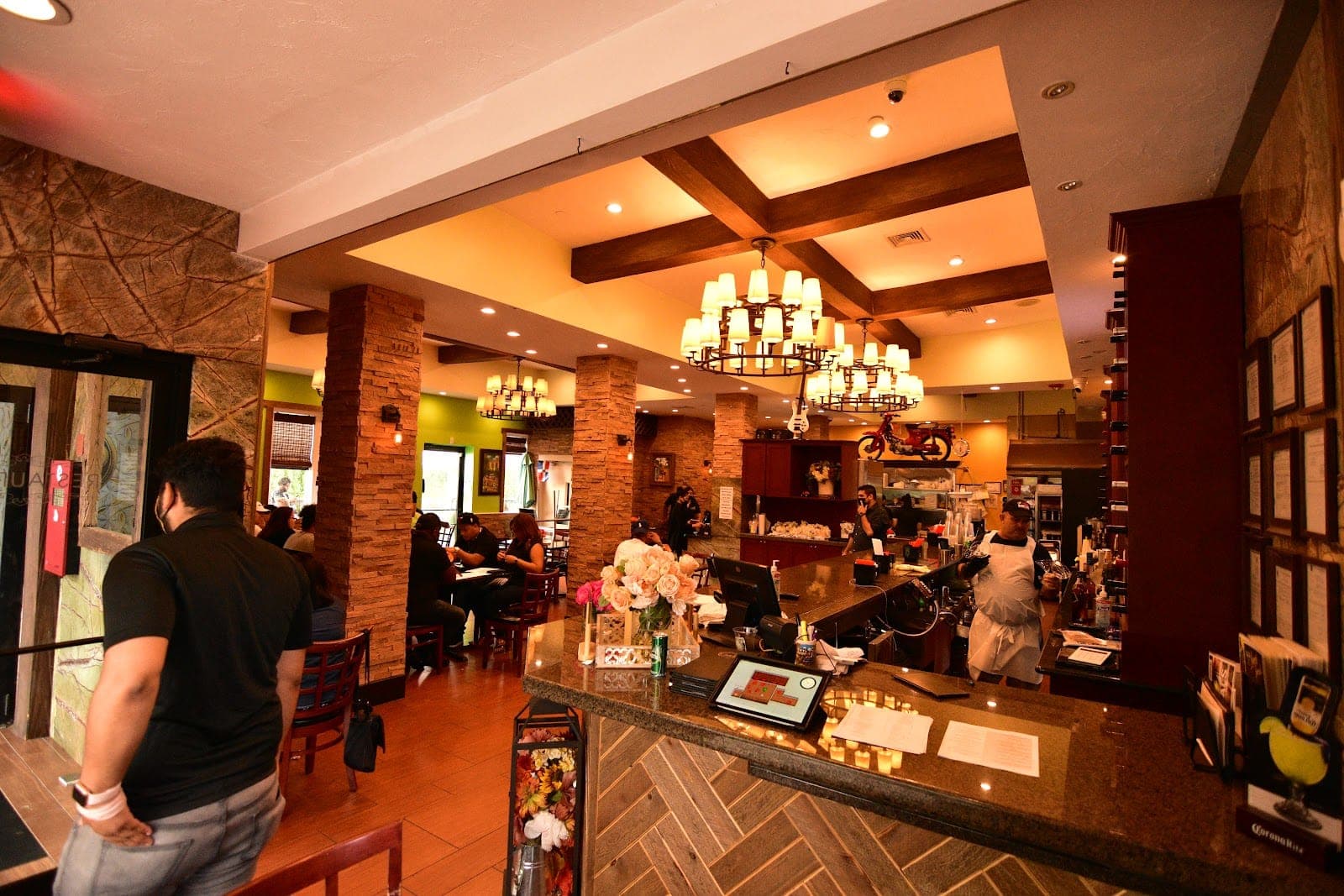Gary's Restaurant and Bar